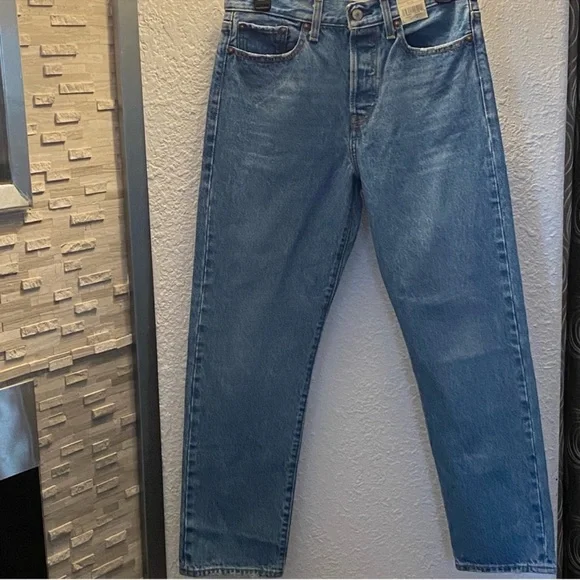 Levi's wedgie straight women’s classic high rise medium blue straight jeans NWT - Picture 3 of 12